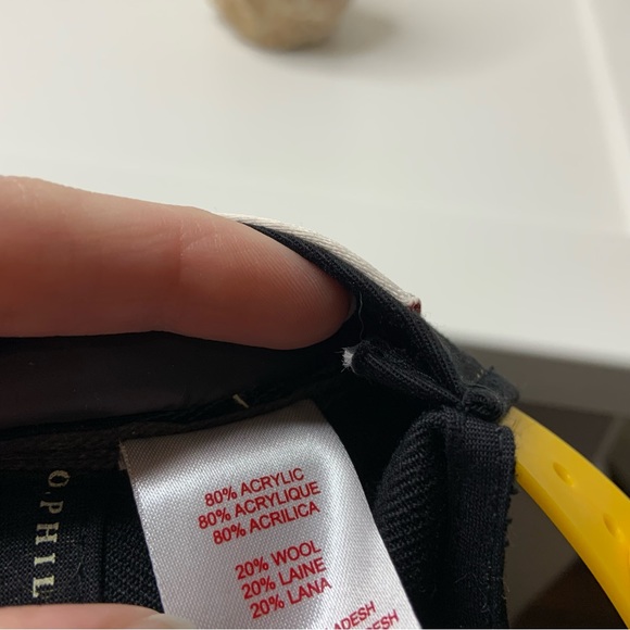 Mitchell & Ness Golden State Nostalgia Black and Yellow Velvet Flat Bill Hat - Picture 11 of 12